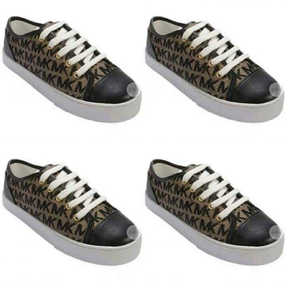 KIDS - CHILD MICHAEL KORS TENNIS SHOES SNEAKERS CHILD SIZE 11 - Picture 2 of 2